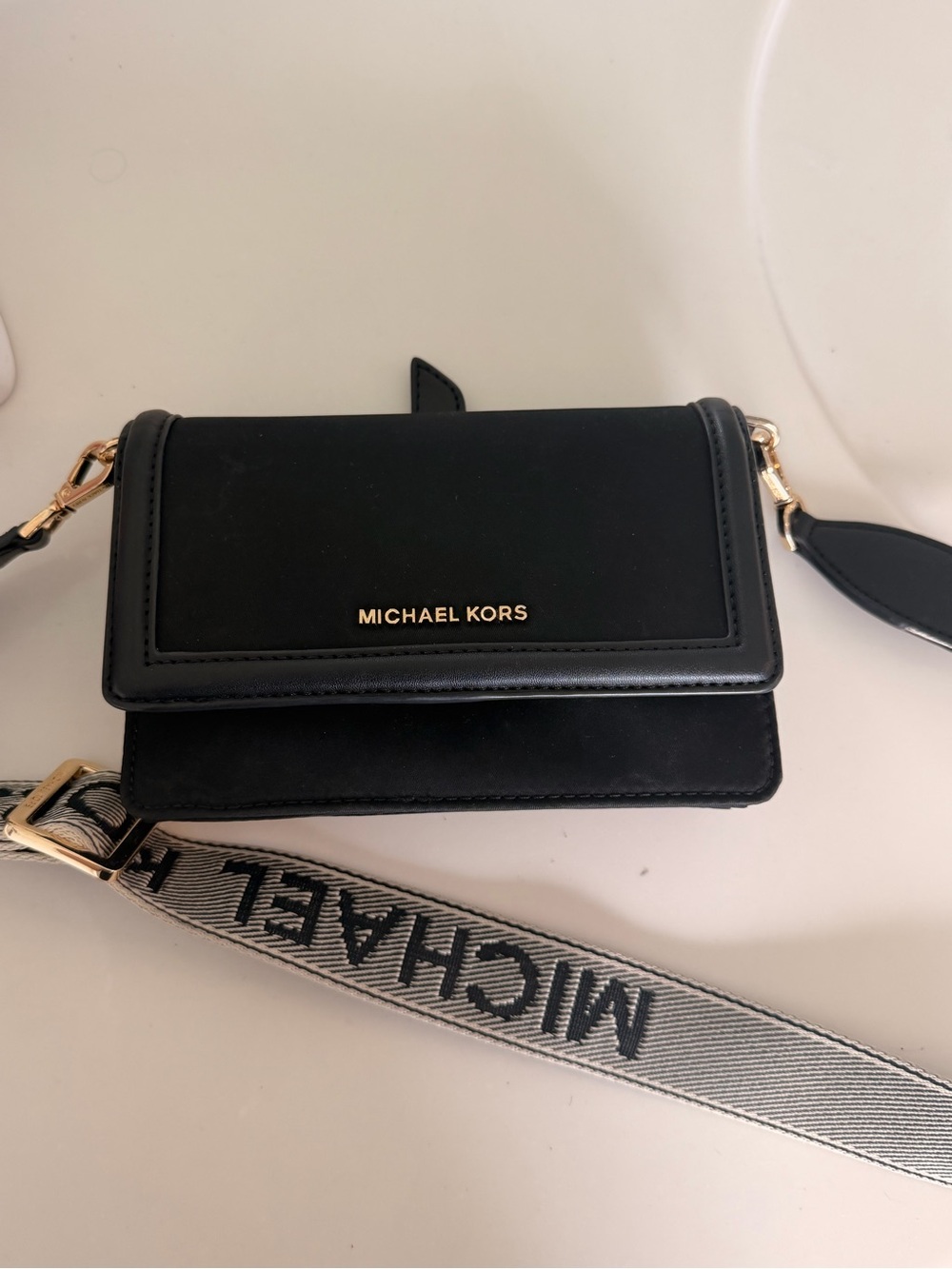 MICHAEL KORS Black Crossbody Wallet with Logo Strap and Gold Hardware